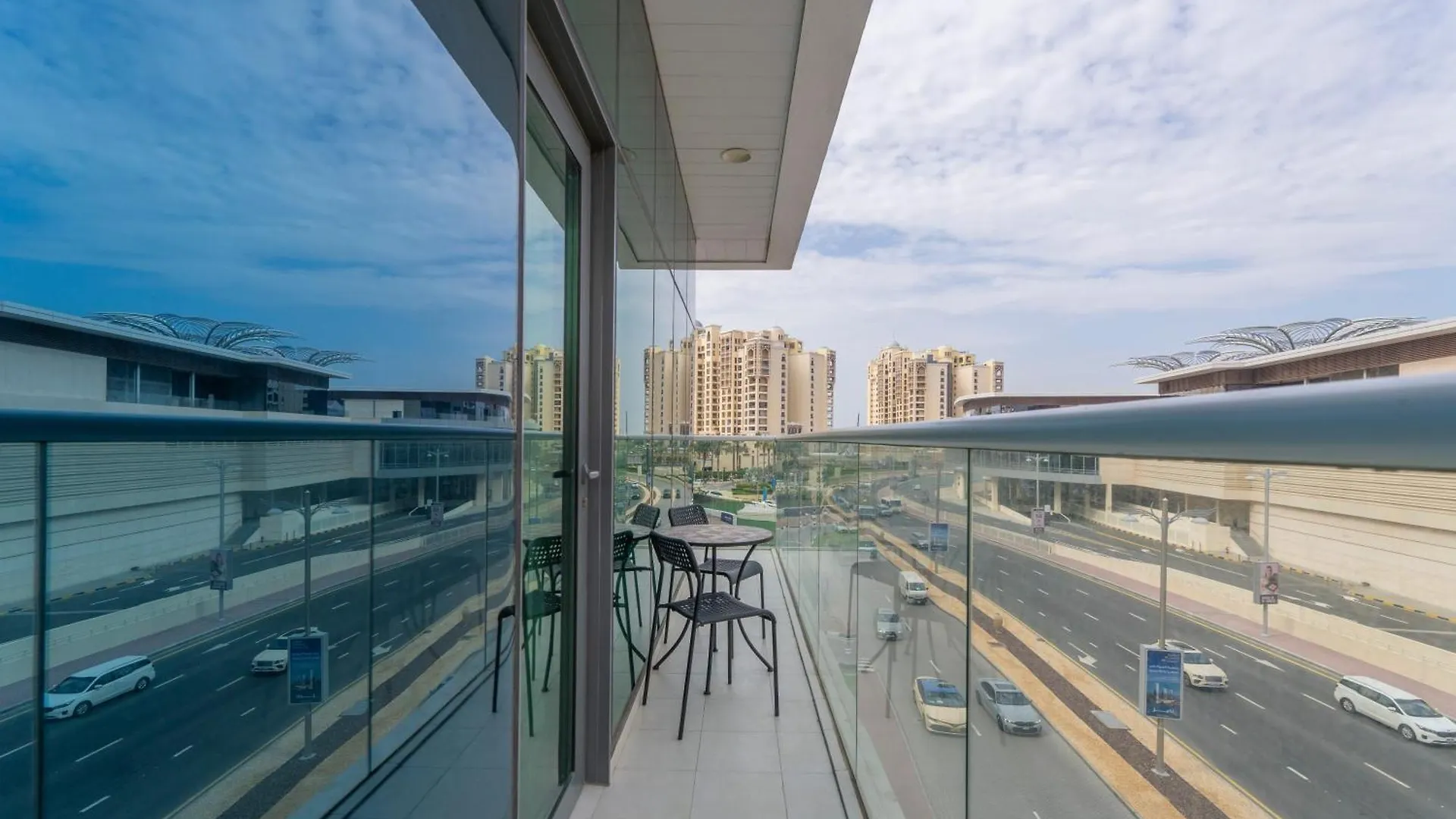 Studio With Private Beach Access At Palm Jumeirah Dubai
