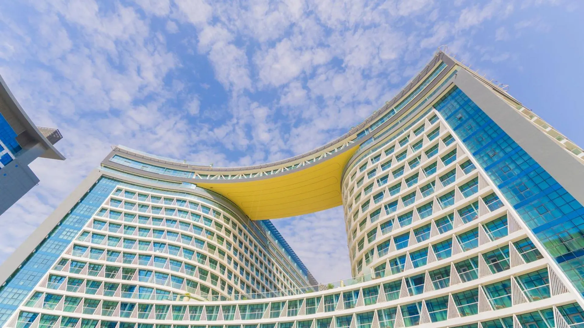 Studio With Private Beach Access At Palm Jumeirah Dubai
