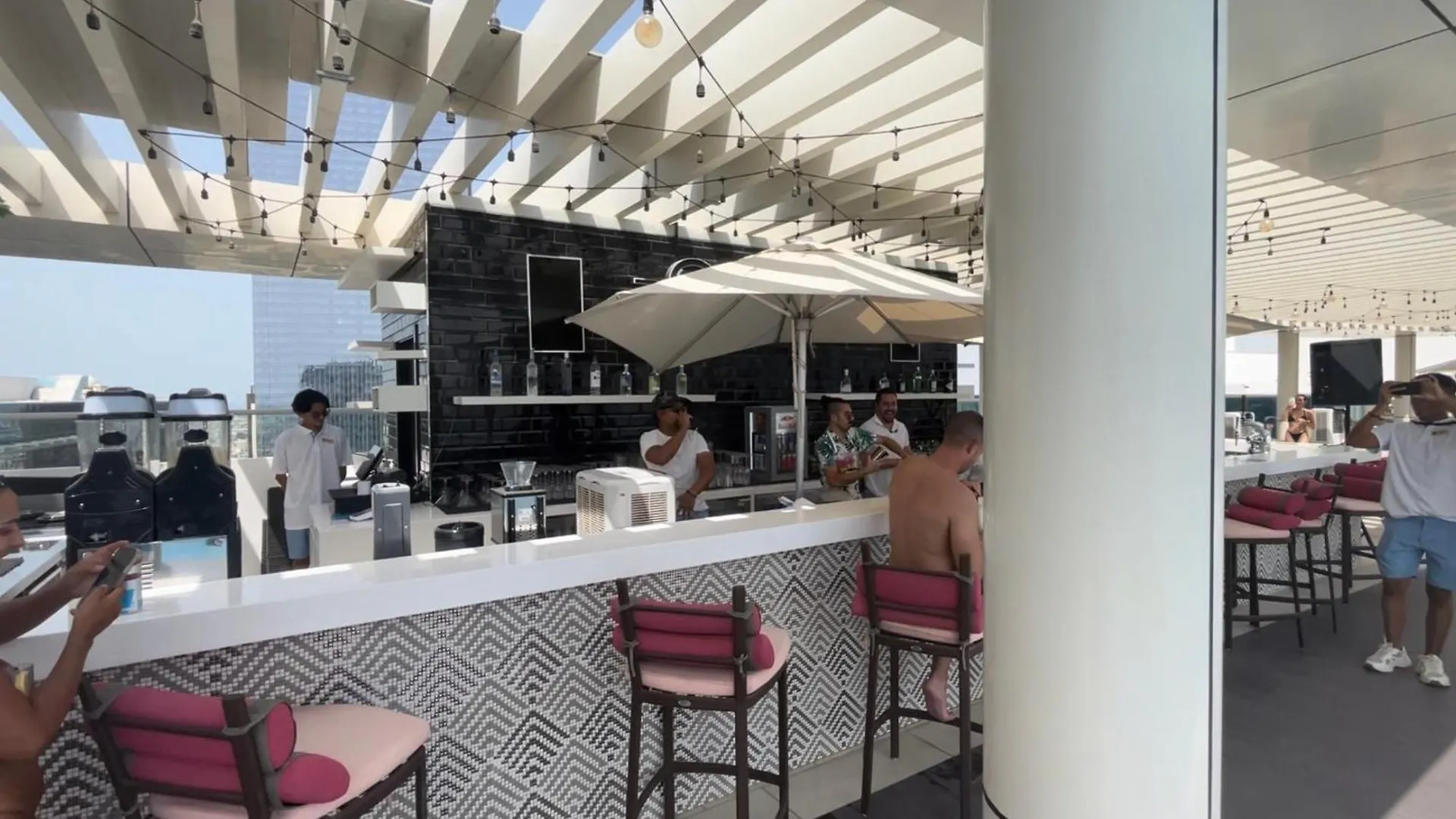 Studio With Private Beach Access At Palm Jumeirah Dubai